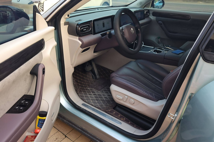 零跑汽车 零跑C11 2021款 行政版610中控内饰7003