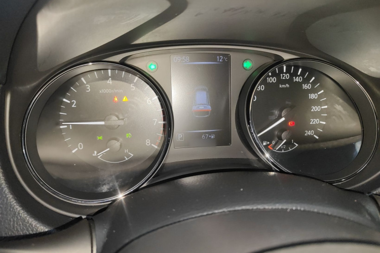 日产 奇骏 2021款 2.0L CVT 2WD XL Premium尊享纪念版局部细节14