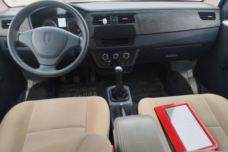 金杯 小海狮X30 2021款 1.5L 标准型无空调版客车国VI SWC15M中控内饰7002