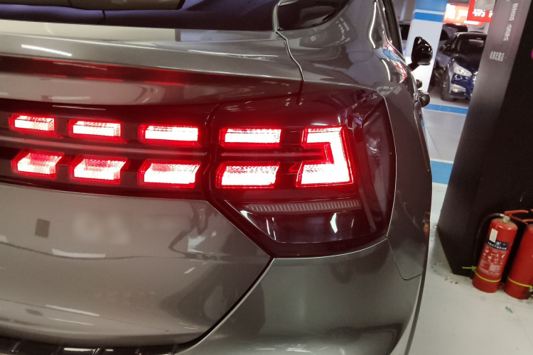 领克05 2022款 2.0TD 四驱劲Halo车身外观6006