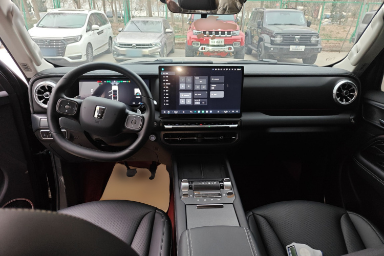 坦克300 2025款 2.0T 挑战者中控内饰12