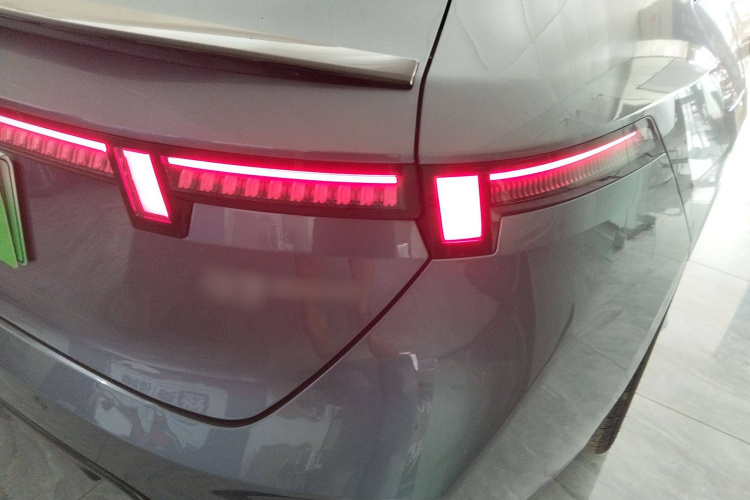 领克07 2024款 EM-P 126长续航 Ultra车身外观9