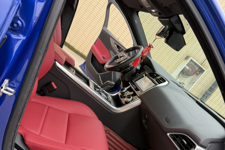捷豹XEL 2020款 2.0T 200PS R-DYNAMIC S进取运动版中控内饰7004