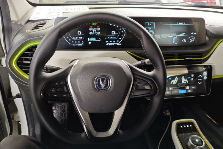 长安欧尚 奔奔E-Star 2021款 国民版 心悦版（快充版）磷酸铁锂（31.18kWh）中控内饰12