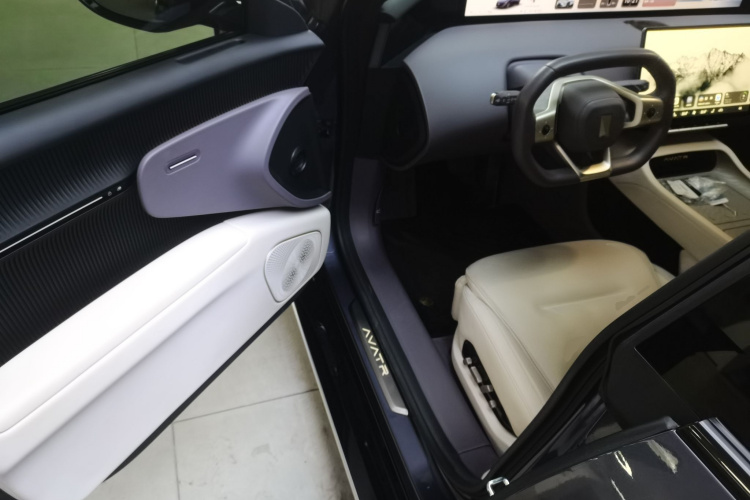阿维塔12 2023款 650 三激光四驱性能版中控内饰7003