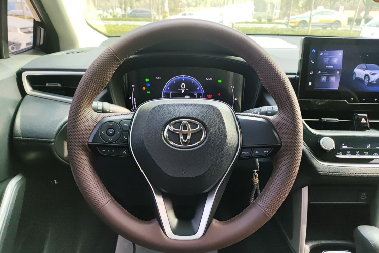 丰田 锋兰达 2023款 2.0L CVT精英版局部细节13