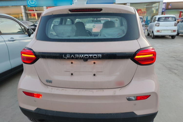 零跑汽车 零跑T03 2022款 珠光版车身外观6