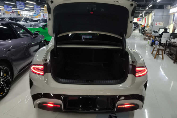 小米汽车 小米SU7 2024款 后驱长续航智驾版机舱底盘23