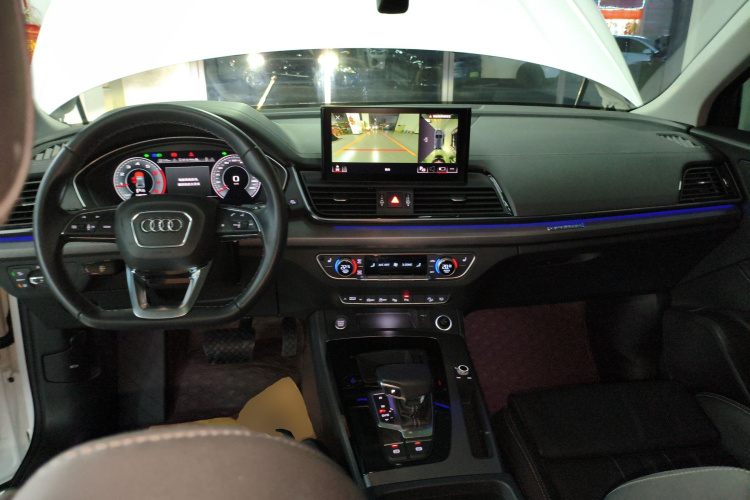 奥迪Q5L 2022款 40T 豪华动感型中控内饰12