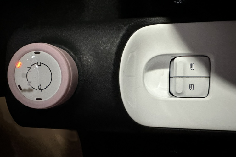 五菱汽车 宏光MINIEV 2024款 第三代 215km 进阶版局部细节18