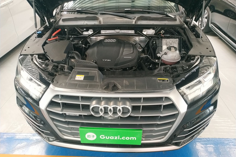 奥迪Q5L 2020款 45 TFSI 尊享时尚型机舱底盘24
