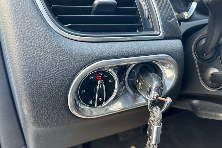 保时捷 2017款  Macan 2.0T中控内饰7001