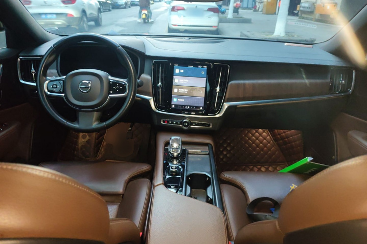 沃尔沃S90 2022款 B5 智远豪华版中控内饰12