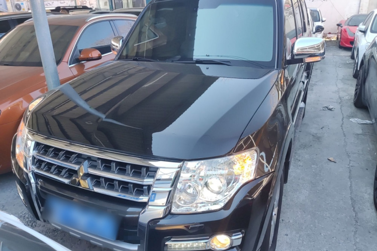 三菱 帕杰罗(进口) 2016款 3.0L 自动尊贵版 国V车身外观6001