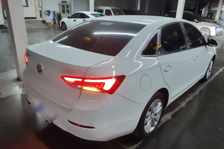 别克 英朗 2021款 典范 1.5L 自动精英型车身外观7