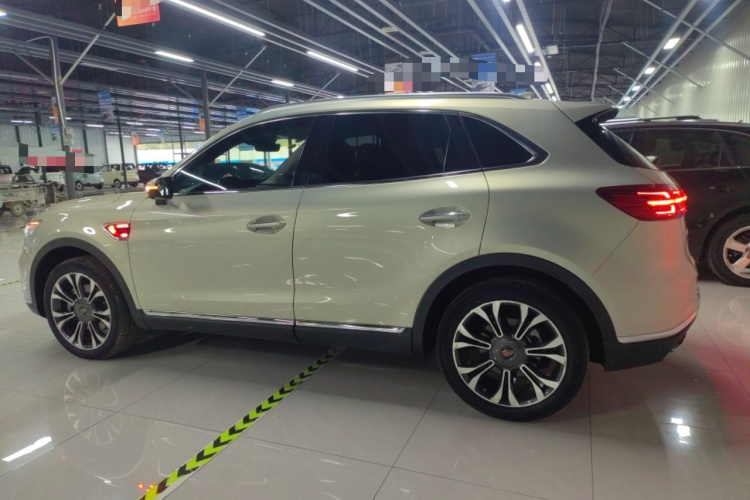 红旗HS5 2019款 2.0T 智联旗享四驱版车身外观4