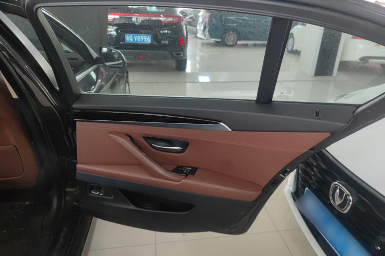 宝马5系 2014款 525Li 领先型中控内饰45