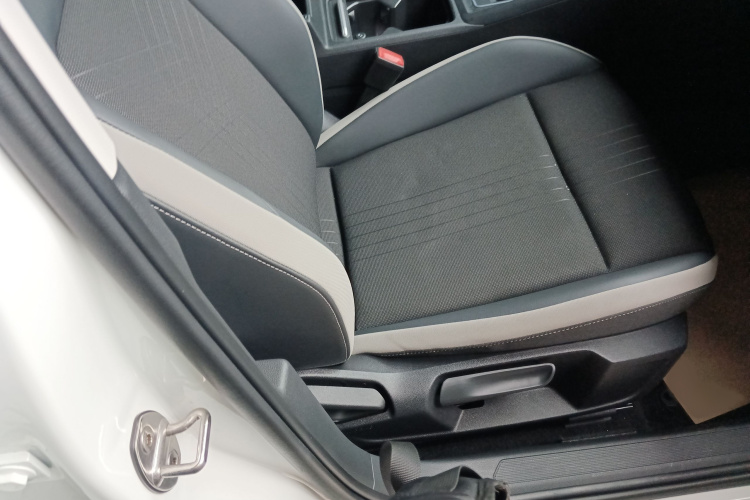 大众 高尔夫 2023款 280TSI DSG Pro局部细节41