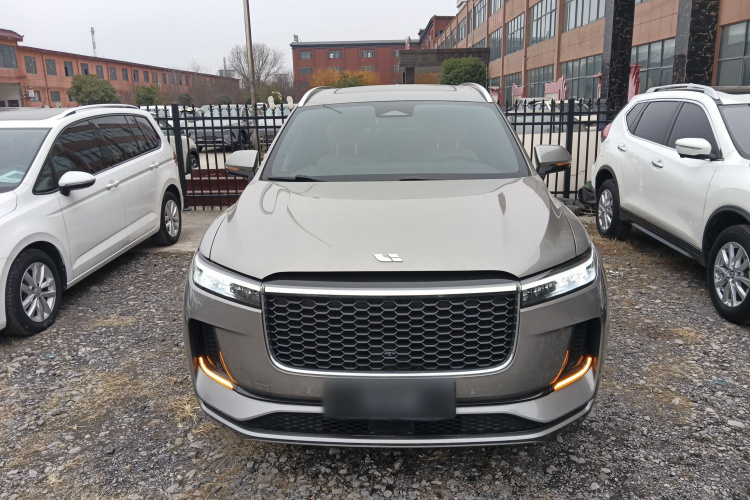 理想汽车 理想ONE 2021款 增程6座版车身外观2