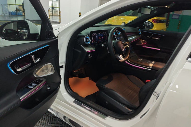 奔驰C级 2024款 改款二 C 260 L 运动版中控内饰20