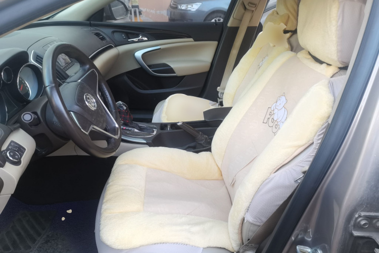 别克 君威 2015款 2.0L 领先时尚型中控内饰19