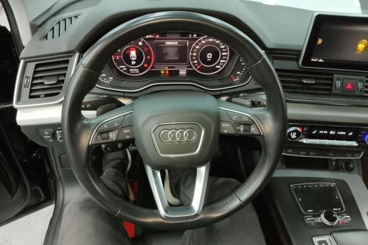 奥迪Q5L 2018款 40 TFSI 荣享时尚型 国VI中控内饰13