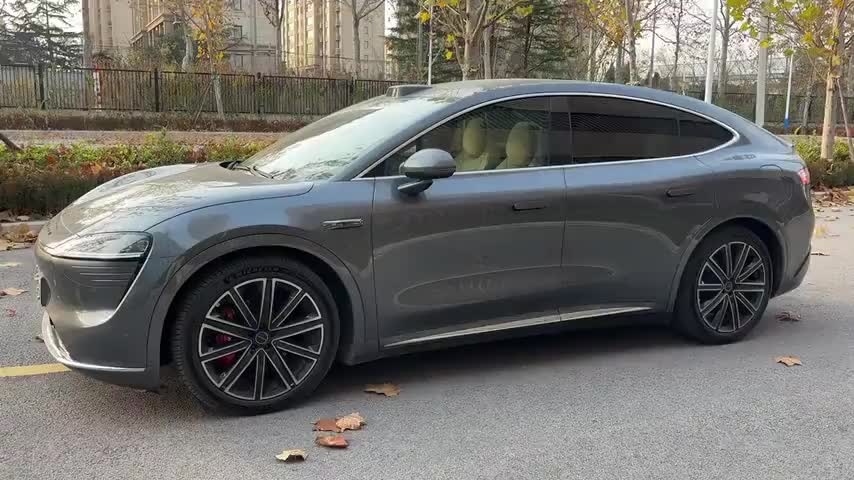 鸿蒙智行 智界R7 2025款 增程 331km Ultra实拍1