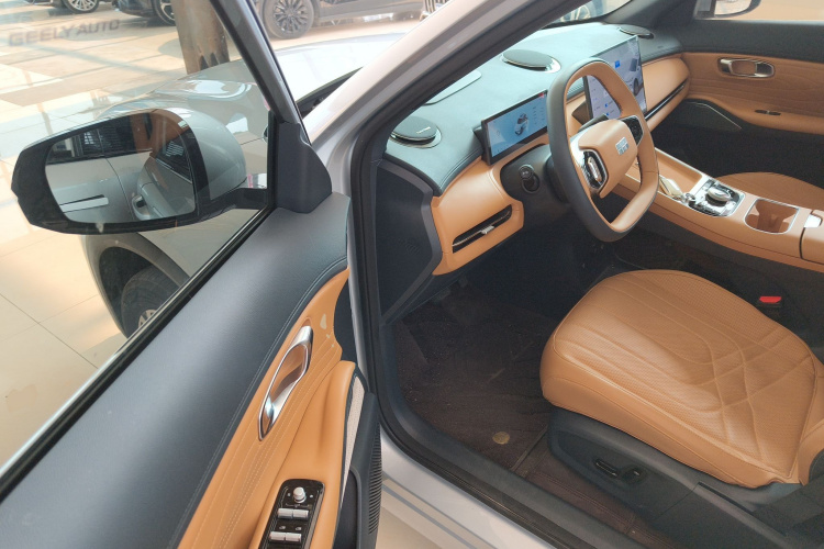 吉利银河 银河星舰7 EM-i 2025款 120km 探索+版中控内饰20