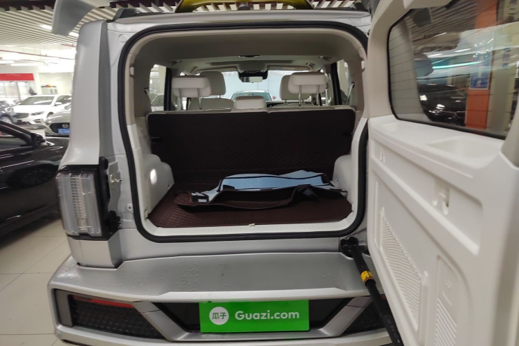 超境汽车 共创坦克300 2021款 2.0T 赛博坦克机舱底盘23