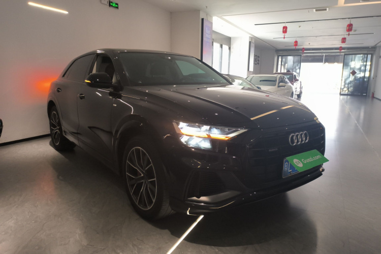 奥迪Q8 2019款 55 TFSI 臻选动感型车身外观3