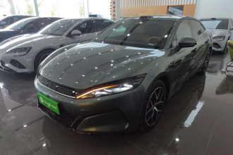 比亚迪 汉L 2025款 DM-p 四驱激光雷达旗舰型