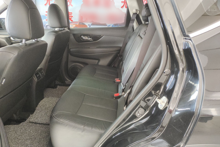 日产 奇骏 2019款 2.0L CVT智联舒适版 2WD中控内饰21