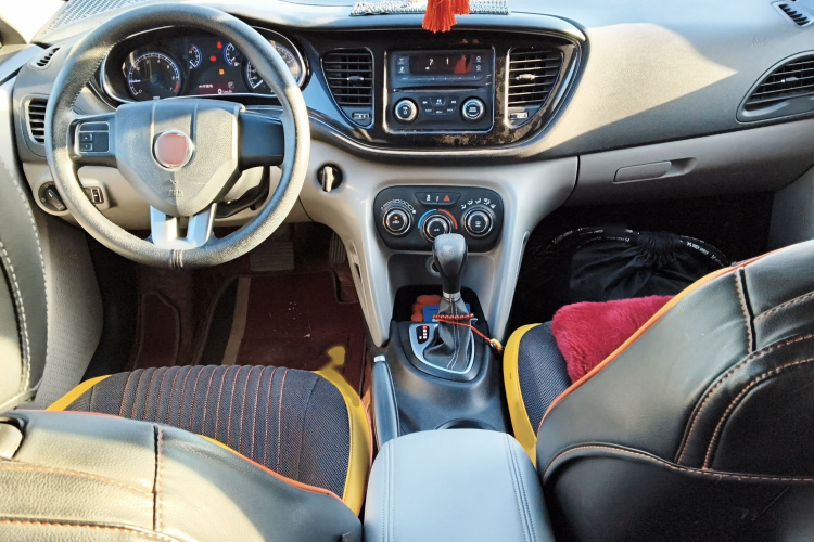 菲亚特 致悦 2014款 1.4T 自动时尚版中控内饰7002