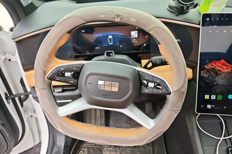 吉利银河 银河L7 2023款 1.5T 115km 星舰中控内饰13