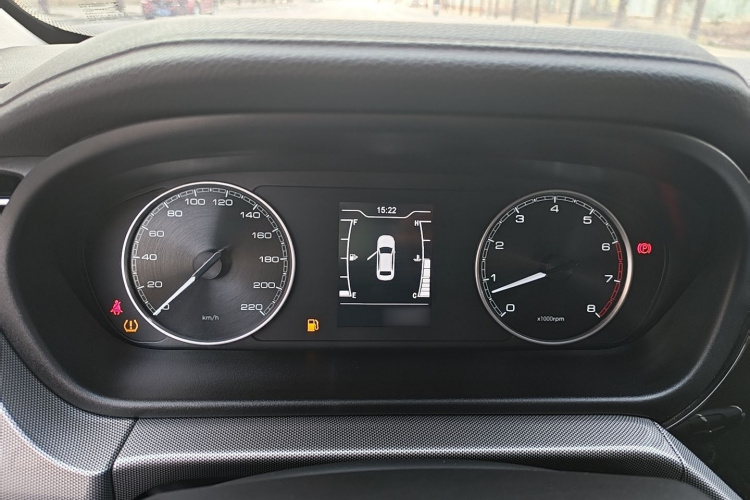 奇瑞 艾瑞泽5 2019款 1.5L 手动新青春版 国VI中控内饰7005