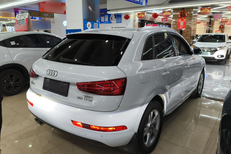 奥迪Q3 2018款 30周年年型 30 TFSI 时尚型车身外观7