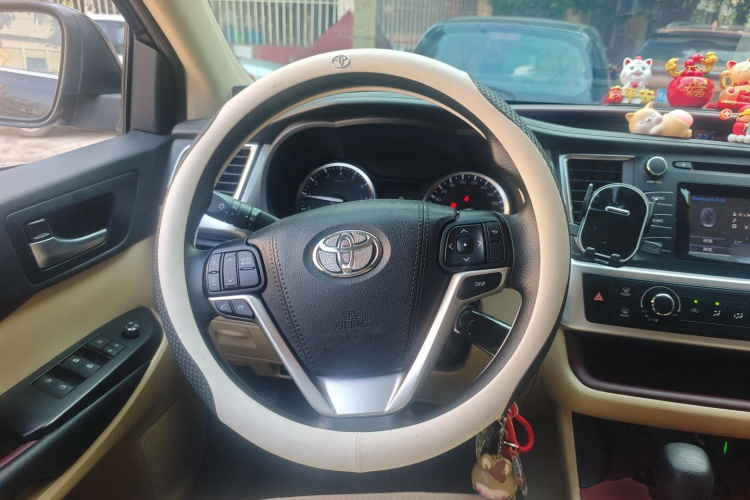 丰田 汉兰达 2017款 2.0T 四驱精英版 7座中控内饰13