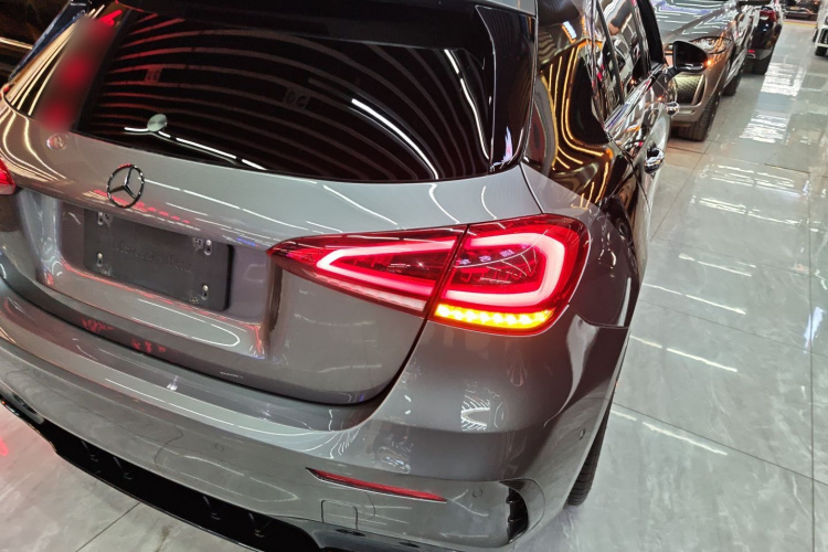 奔驰A级AMG(进口) 2020款 改款 AMG A 35 4MATIC车身外观9