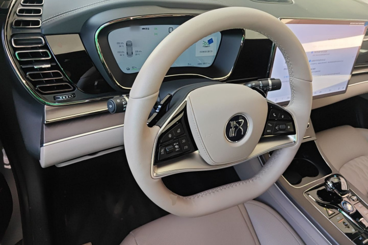 比亚迪 汉 2025款 EV 701KM激光雷达智驾型中控内饰12