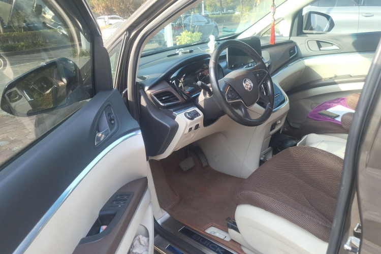 别克GL8 2020款 陆上公务舱 652T 豪华型中控内饰20