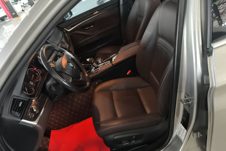 宝马5系 2014款 525Li 豪华设计套装中控内饰19