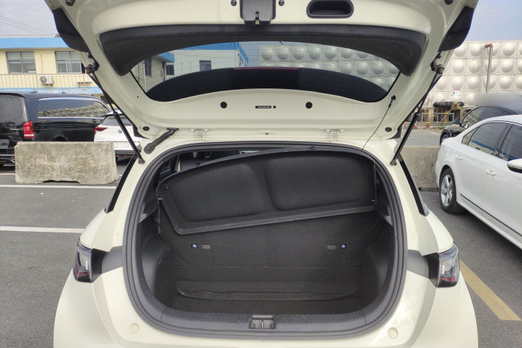 比亚迪 海豚 2021款 405km 时尚版机舱底盘23