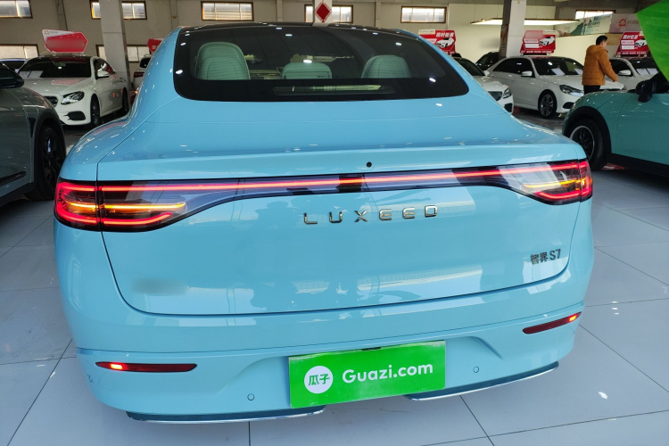 鸿蒙智行 智界S7 2025款 785km Ultra车身外观6004