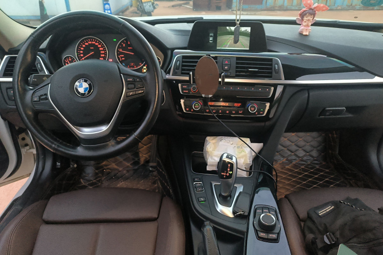 宝马3系 2018款 320Li 时尚型中控内饰12