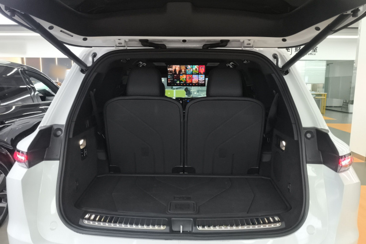 理想汽车 理想L9 2025款 Ultra 智能焕新版机舱底盘23