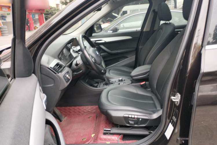 宝马X1 2018款 sDrive20Li 领先型中控内饰19