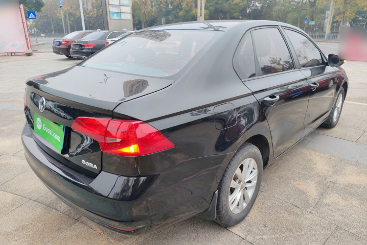 大众 宝来 2016款 1.6L 手动时尚型车身外观7