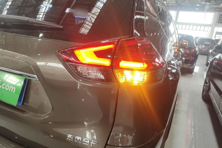 日产 奇骏 2021款 2.0L CVT 2WD XL Premium尊享纪念版车身外观6001