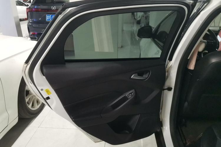 福特 福克斯 2018款 两厢经典 1.6L 自动风尚型智行版中控内饰49