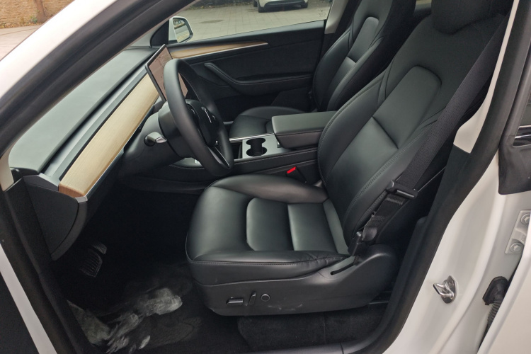 特斯拉 Model Y 2021款 标准续航后驱版局部细节19